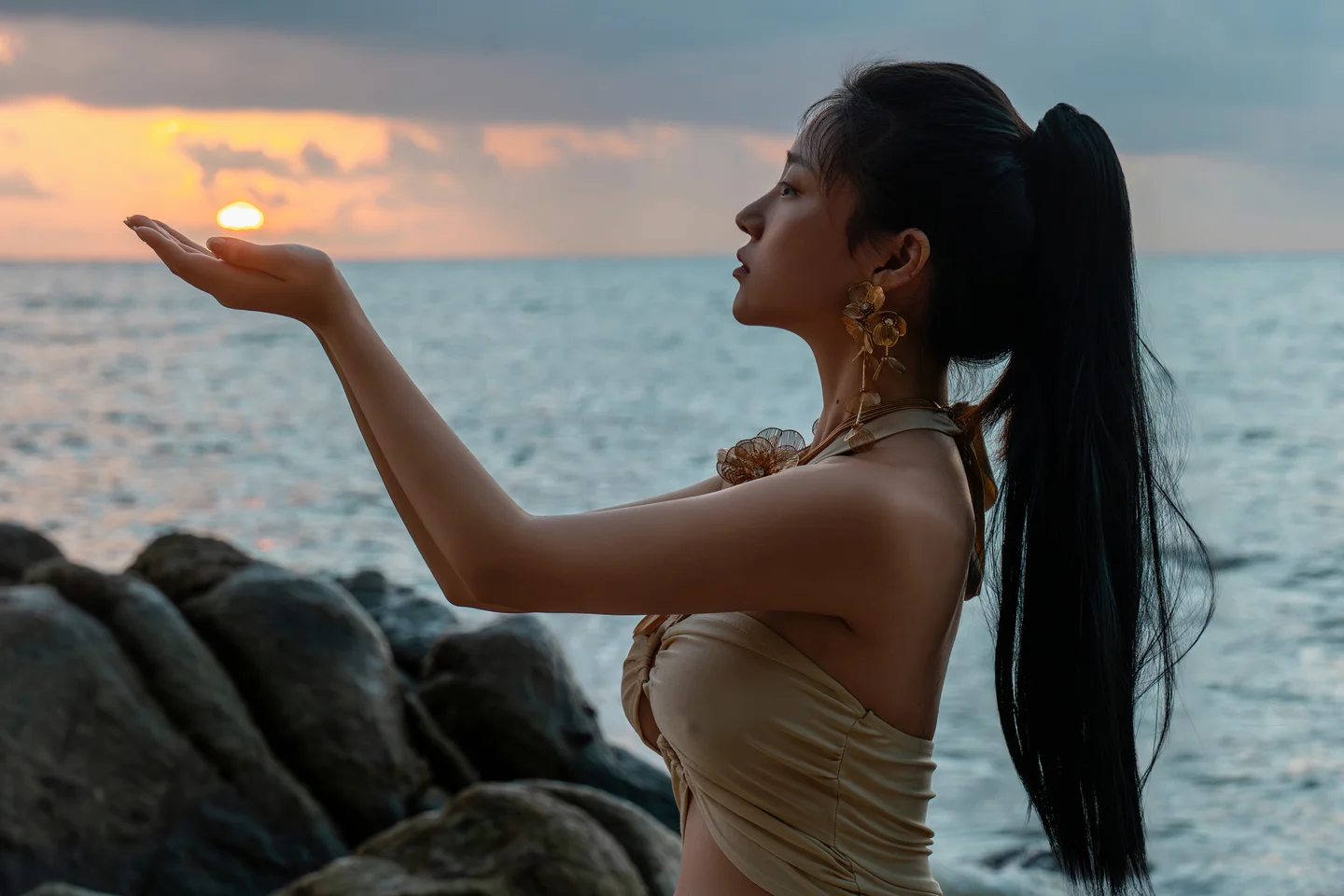 年年 - 海边维纳斯 [80P-549MB] tg@simisebaisi 【丝足阁】008.webp